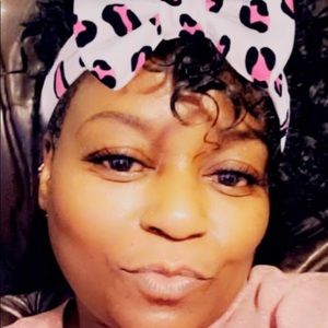 Meet your Posher, Elaine